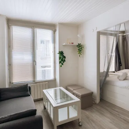 Chic & Stylish 1bd Sentier Paris! Hotel